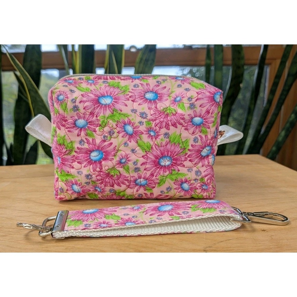 Embroidered MAKEUP Cosmetic Toiletries Pink Aster + Matching Key Fob SET - Picture 5 of 11